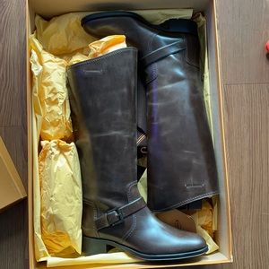 Tod’s riding boots